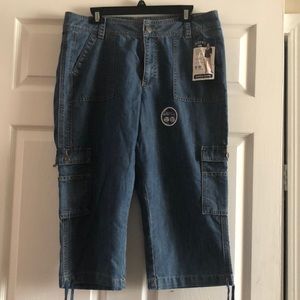 NWT Lee Riders cargo capris